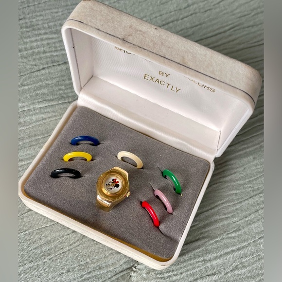 VINTAGE DISNEY MINNIE MOUSE GOLD RING WATCH BY EXACTLY JAPAN MOVT COLOR CHANGING - Picture 2 of 9